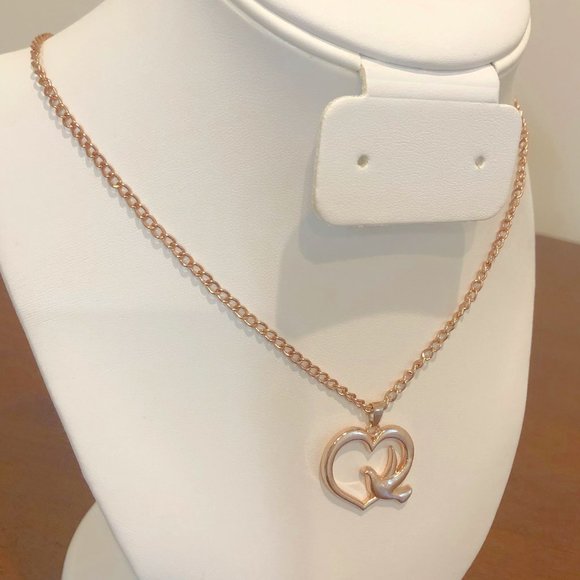 Rose Gold Tone Heart With Dove Pendant and Chain Pre-Owned - Picture 2 of 14